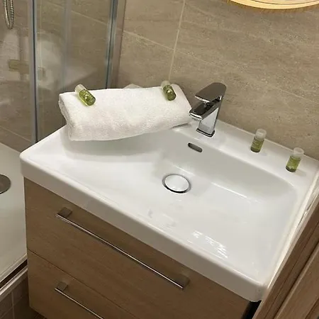 公寓 Cosy Pres De La Croisette